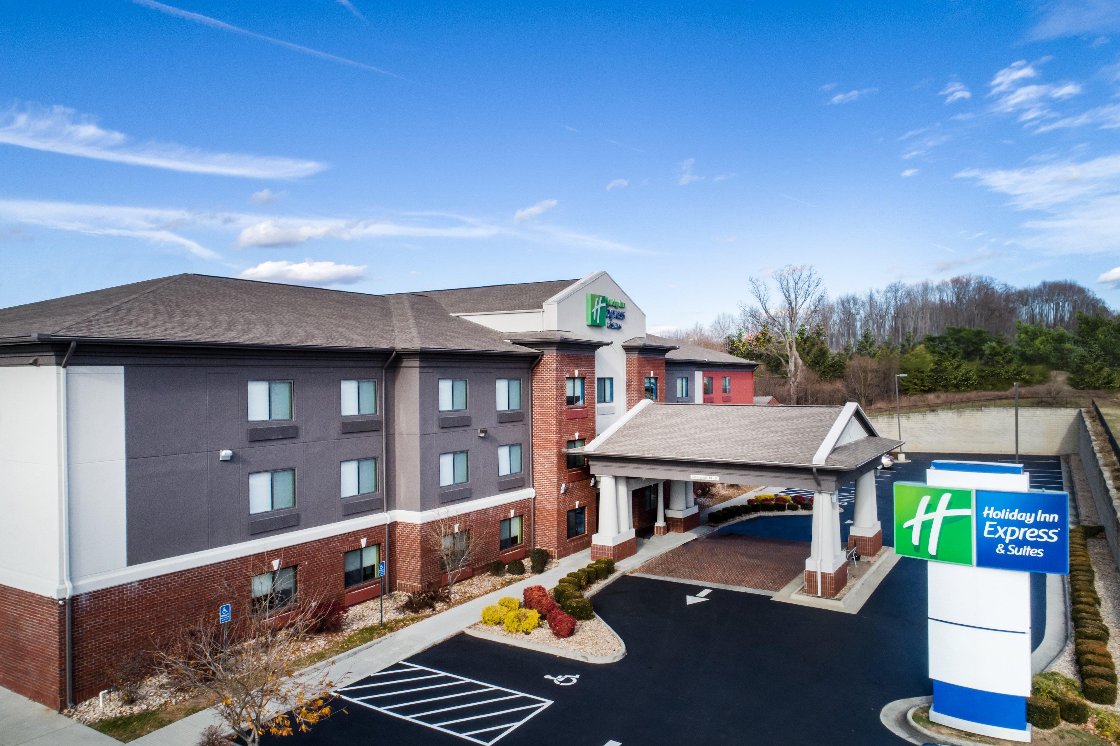 Holiday Inn Express & Suites Rocky Mount Smith Mountain Lake By Ihg Esterno foto