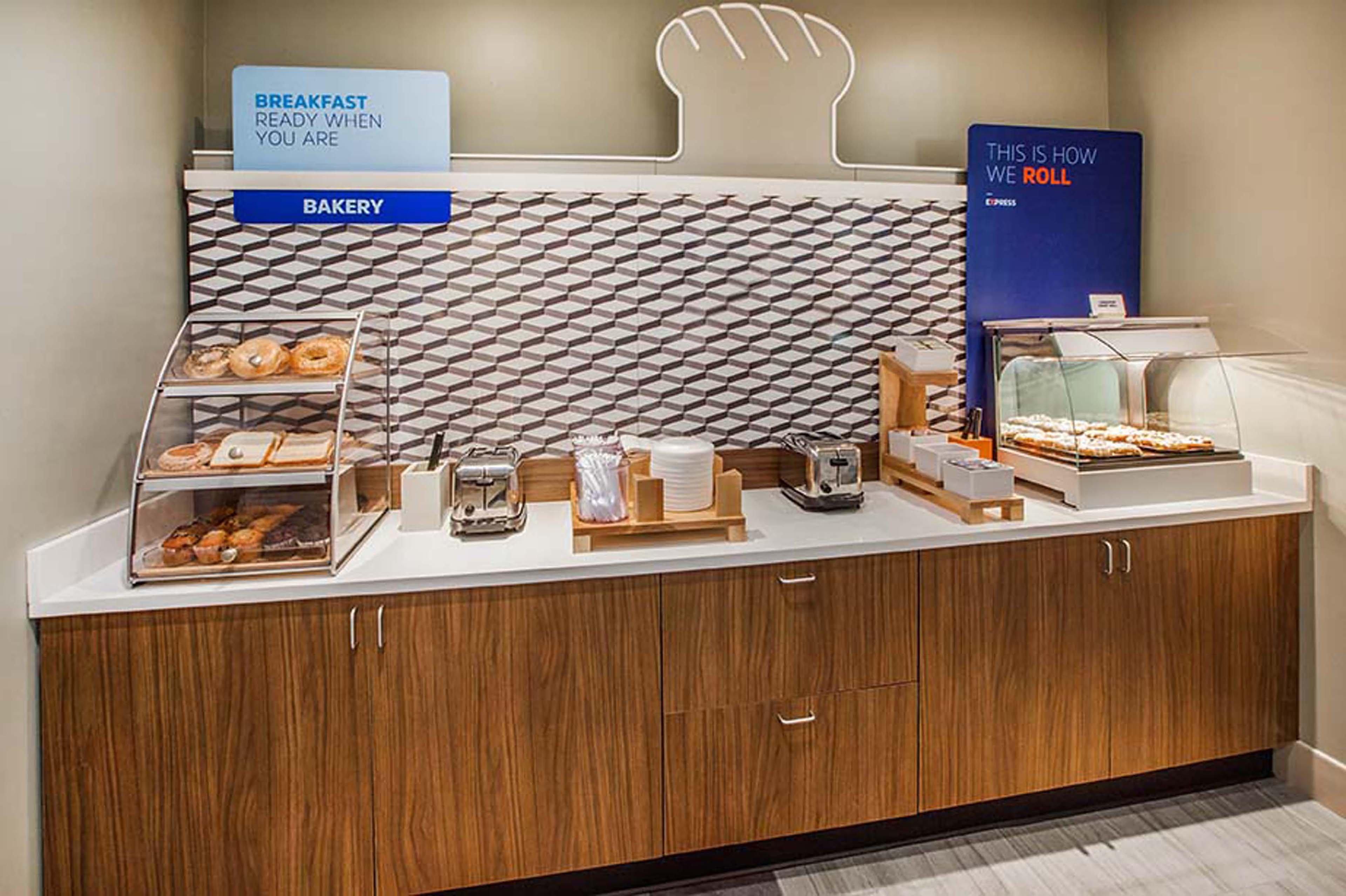 Holiday Inn Express & Suites Rocky Mount Smith Mountain Lake By Ihg Esterno foto