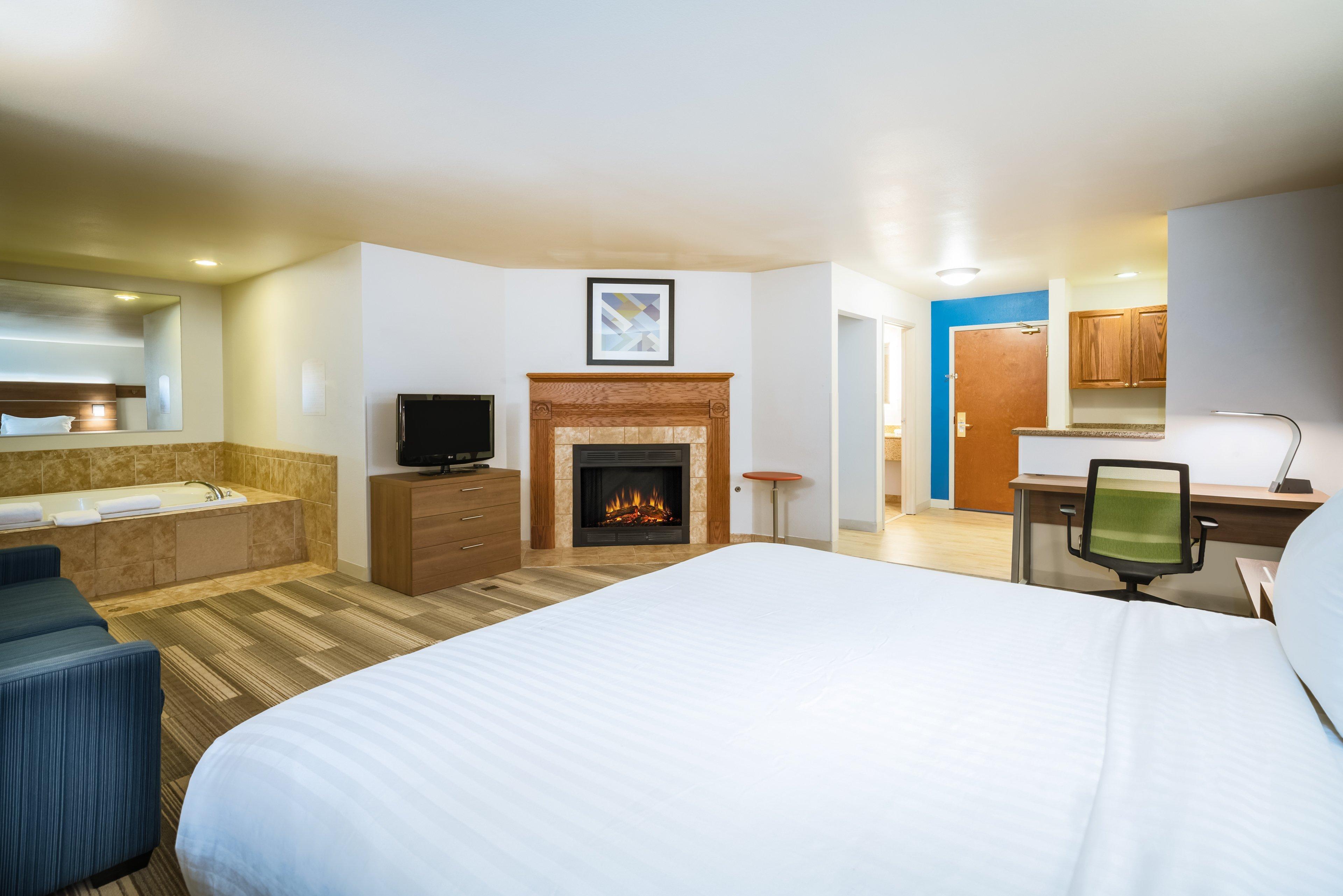 Holiday Inn Express & Suites Rocky Mount Smith Mountain Lake By Ihg Esterno foto