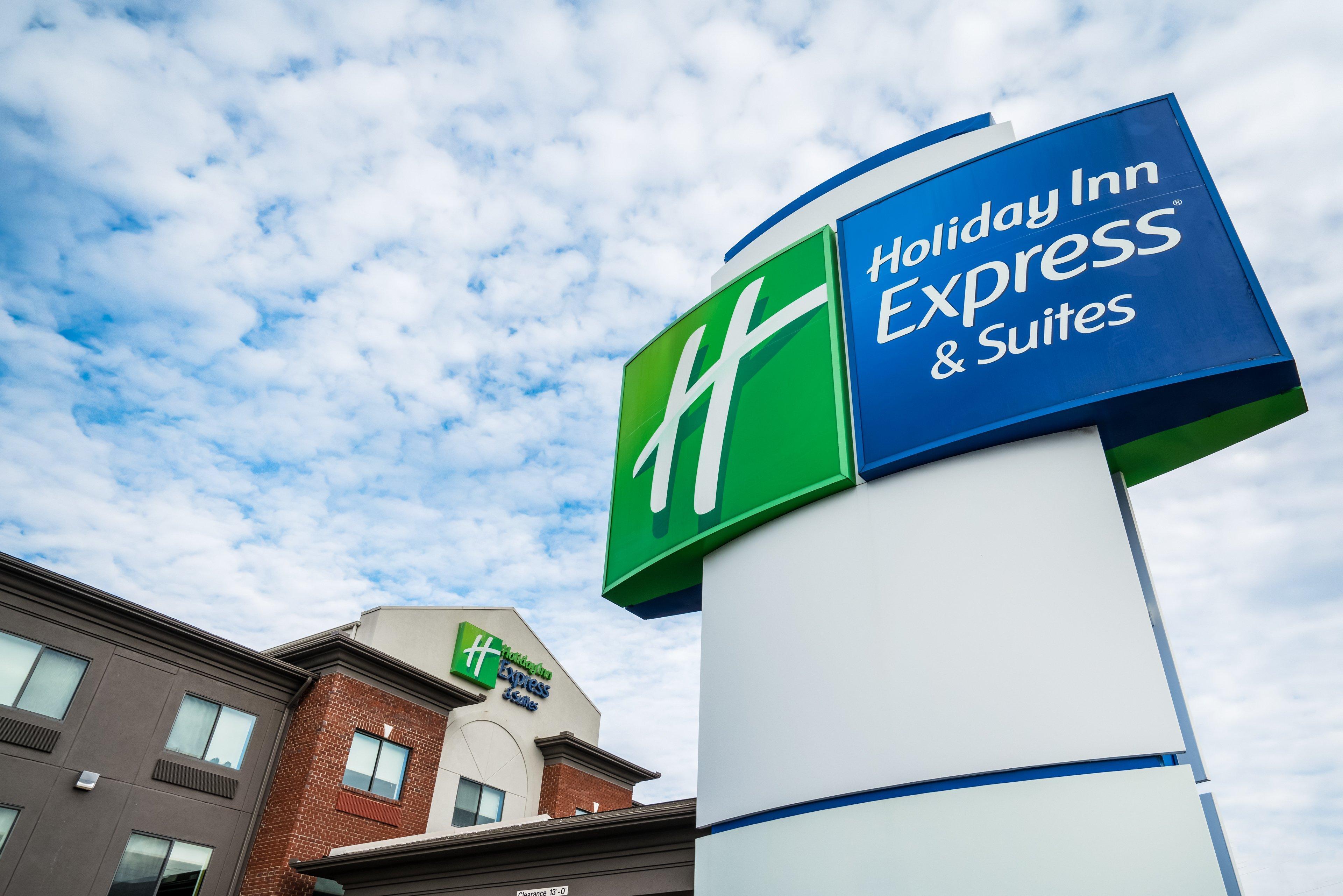 Holiday Inn Express & Suites Rocky Mount Smith Mountain Lake By Ihg Esterno foto