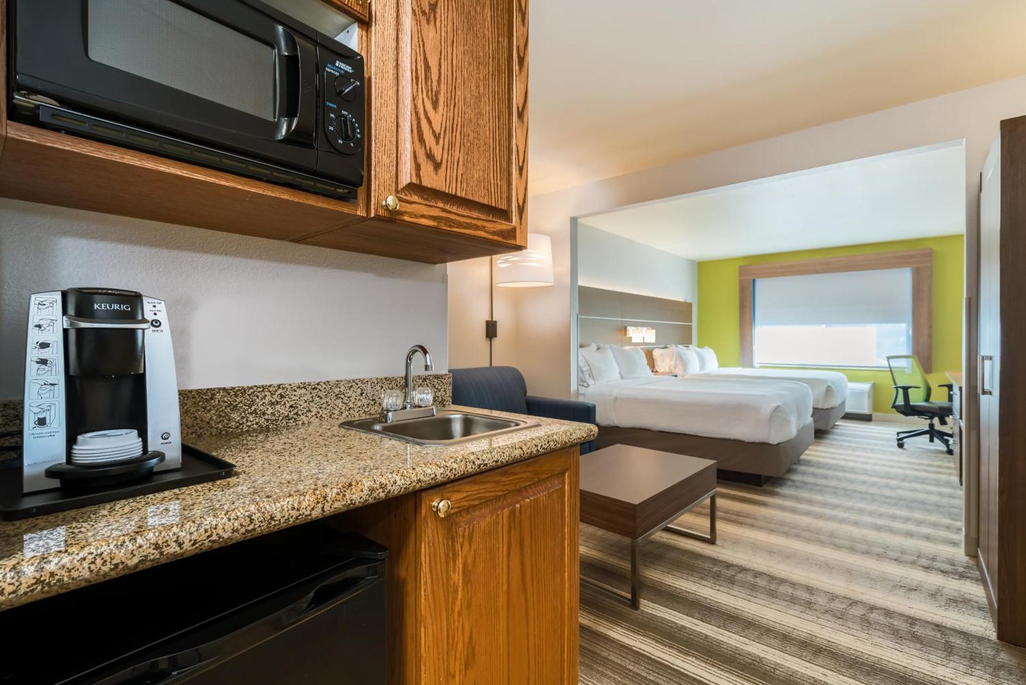 Holiday Inn Express & Suites Rocky Mount Smith Mountain Lake By Ihg Esterno foto