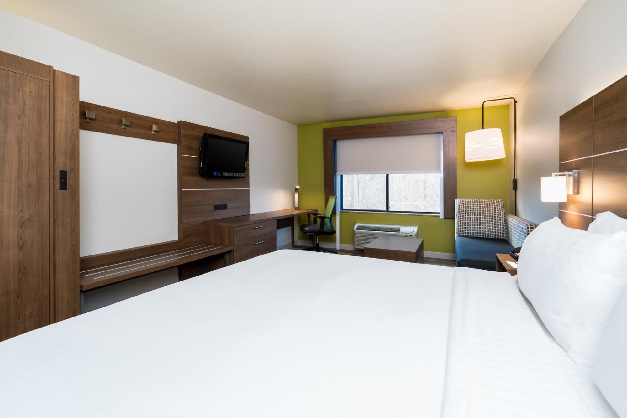 Holiday Inn Express & Suites Rocky Mount Smith Mountain Lake By Ihg Esterno foto